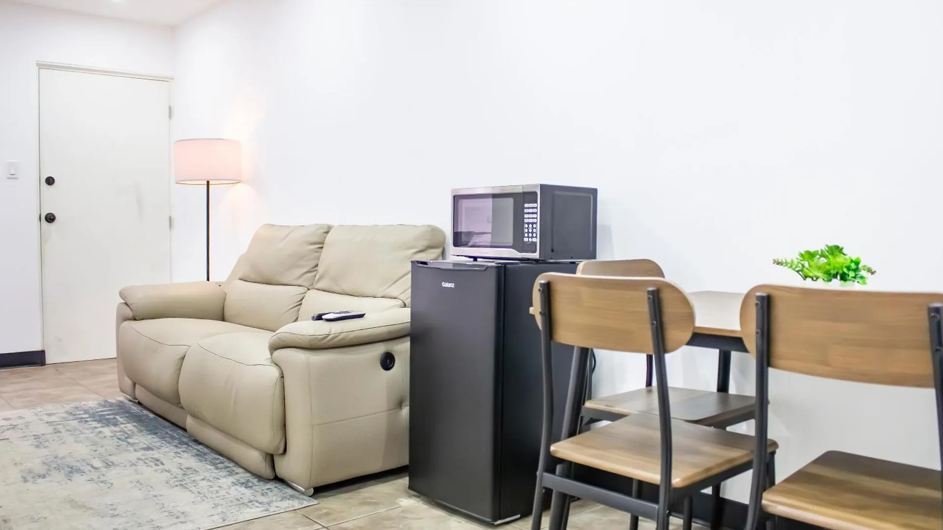 Apartment 3050 Place San Juan
