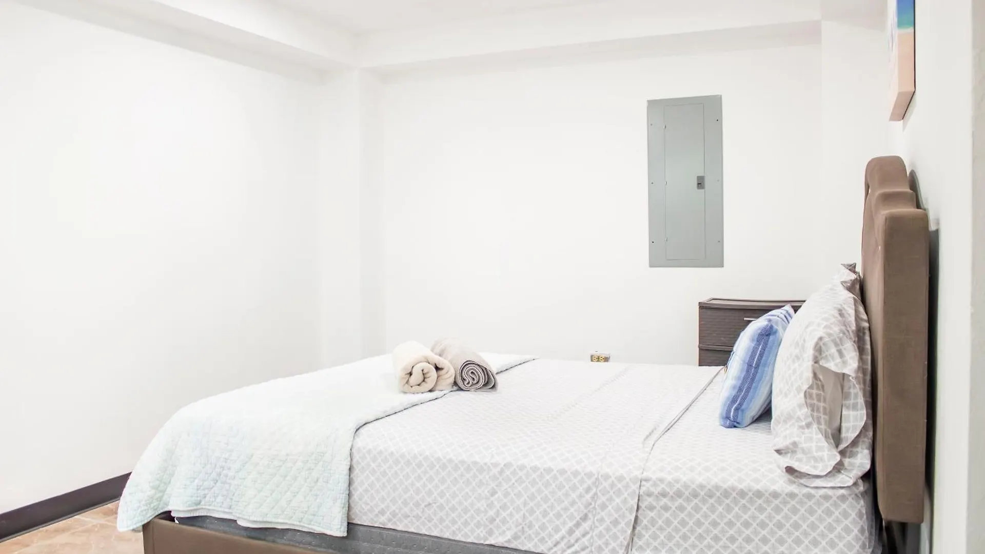 Apartment 3050 Place San Juan